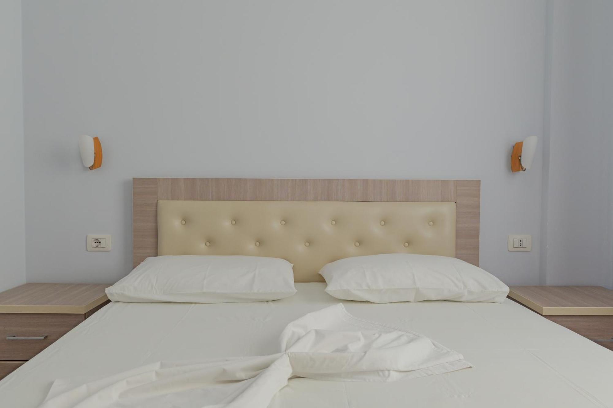 Dana Hotel Apartments ซารานเดอ ภายนอก รูปภาพ
