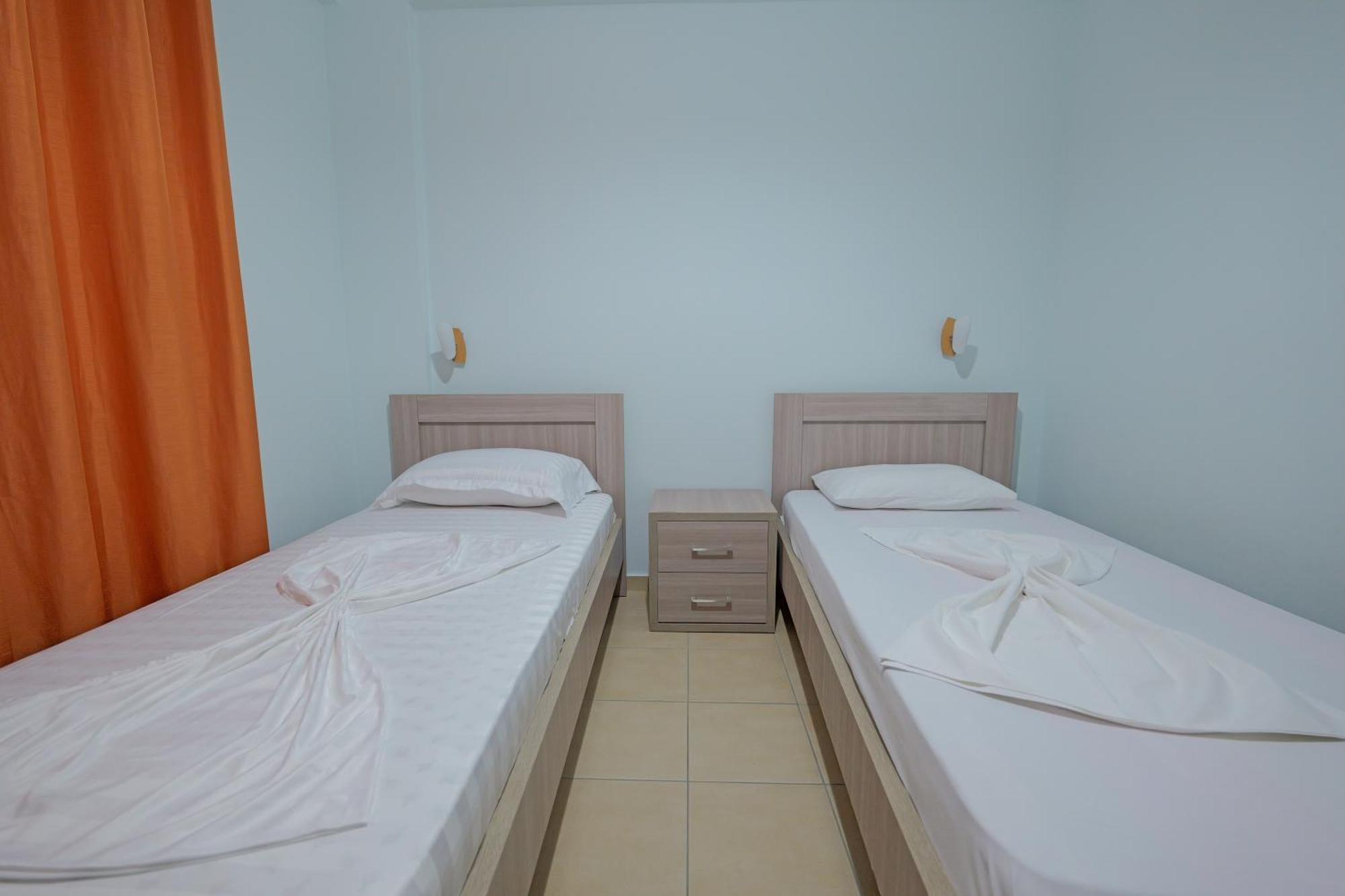 Dana Hotel Apartments ซารานเดอ ภายนอก รูปภาพ