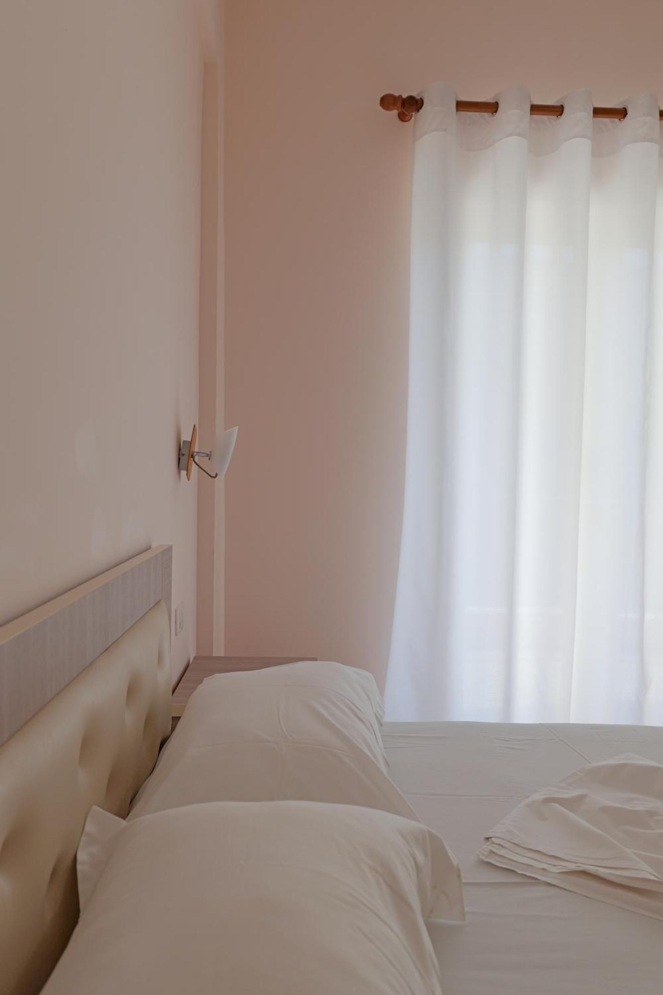 Dana Hotel Apartments ซารานเดอ ภายนอก รูปภาพ